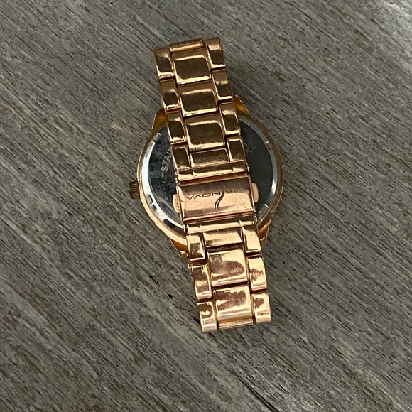 Gold Vanova Watch - Picture 3 of 3